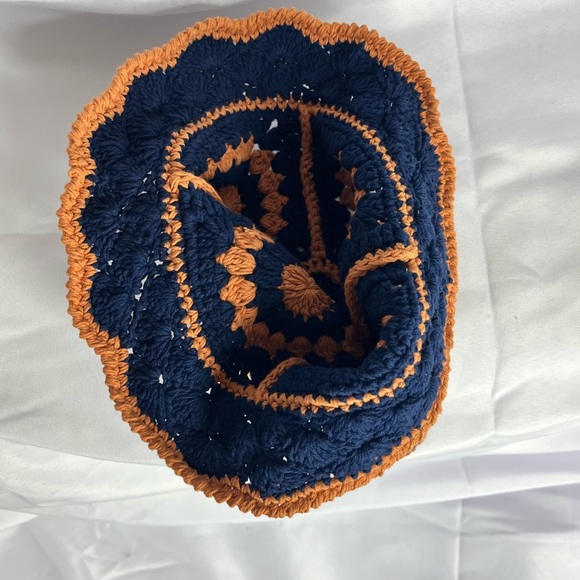 Two tone crocheted hat flower blue / orange one size - Picture 6 of 6